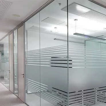 Glass acoustic partition system in modern office in Delhi NCR combining transparency and sound insulation