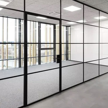 Movable glass partition used in commercial space for flexible and modern interiors