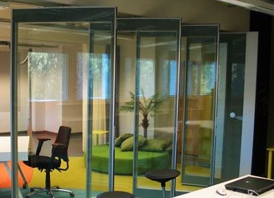 Movable Glass Partition Installation in Conference Room